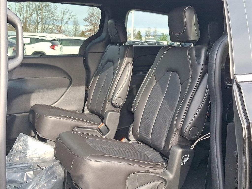 new 2026 Chrysler Pacifica car