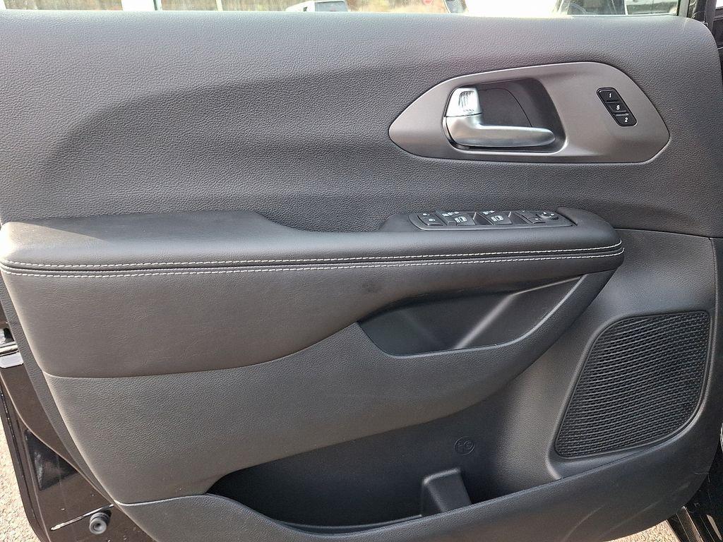 new 2026 Chrysler Pacifica car