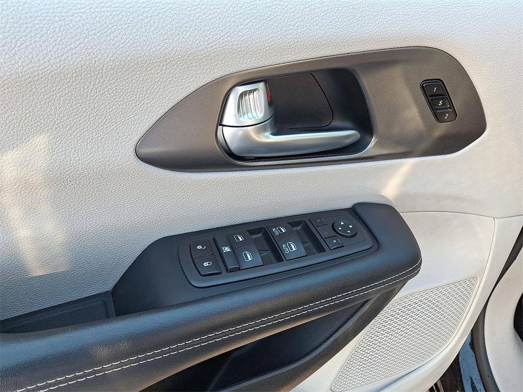 used 2024 Chrysler Pacifica car, priced at $27,900