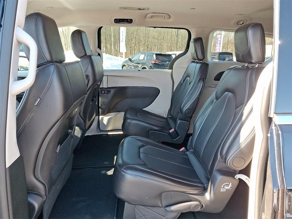 used 2024 Chrysler Pacifica car, priced at $27,900