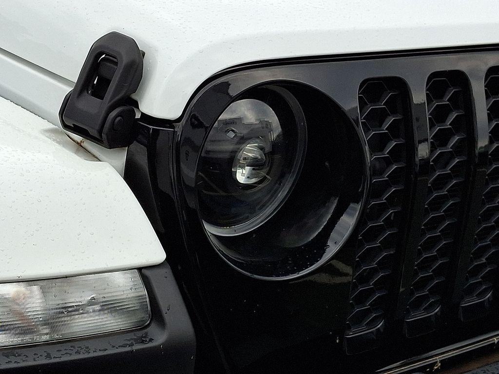 used 2021 Jeep Gladiator car, priced at $35,485