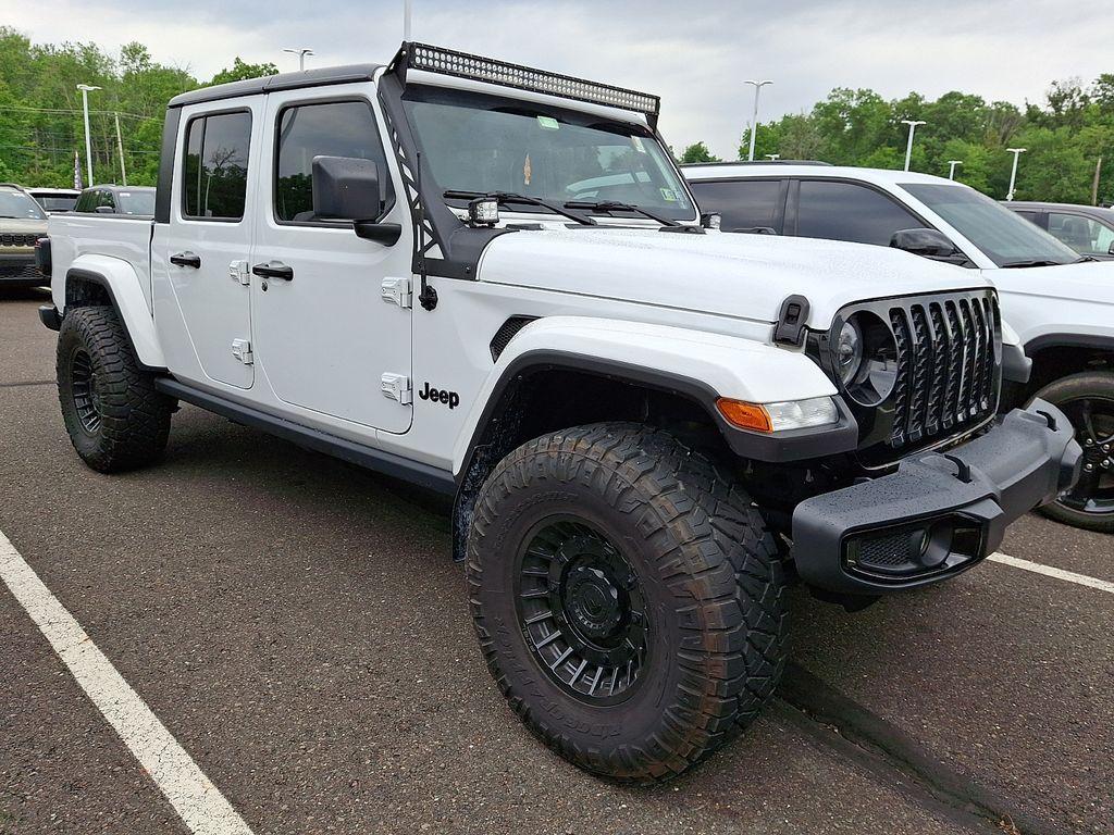 used 2021 Jeep Gladiator car, priced at $35,485