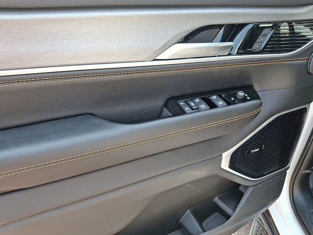 new 2026 Jeep Grand Wagoneer car, priced at $73,094