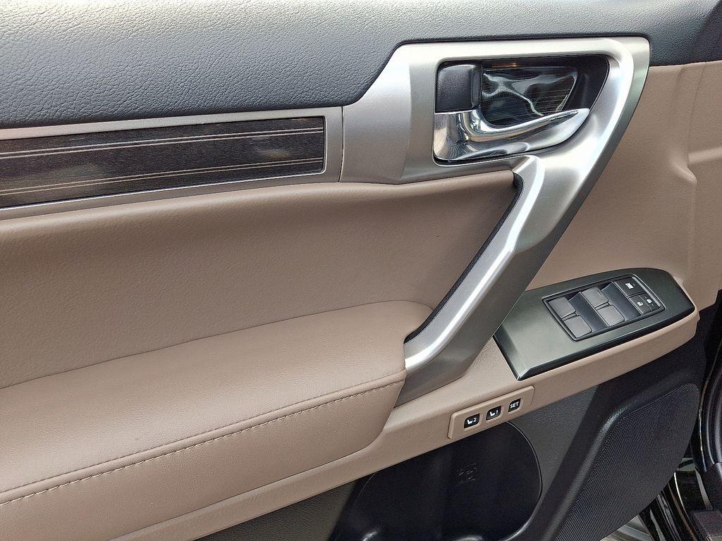 used 2023 Lexus GX 460 car, priced at $60,371
