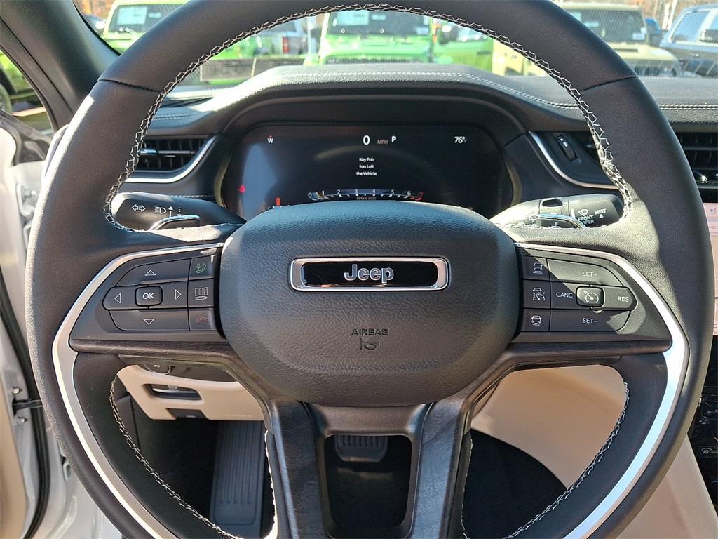 new 2025 Jeep Grand Cherokee car, priced at $55,015