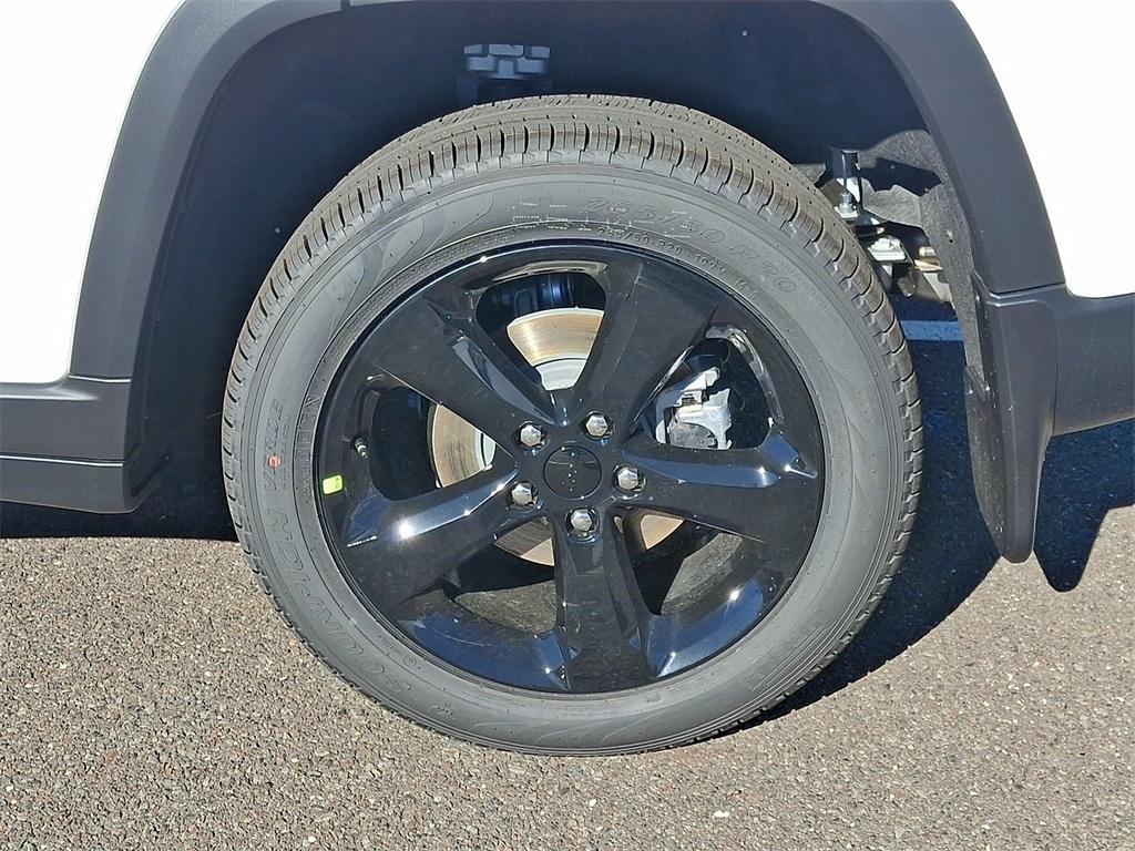 new 2025 Jeep Grand Cherokee car, priced at $55,015