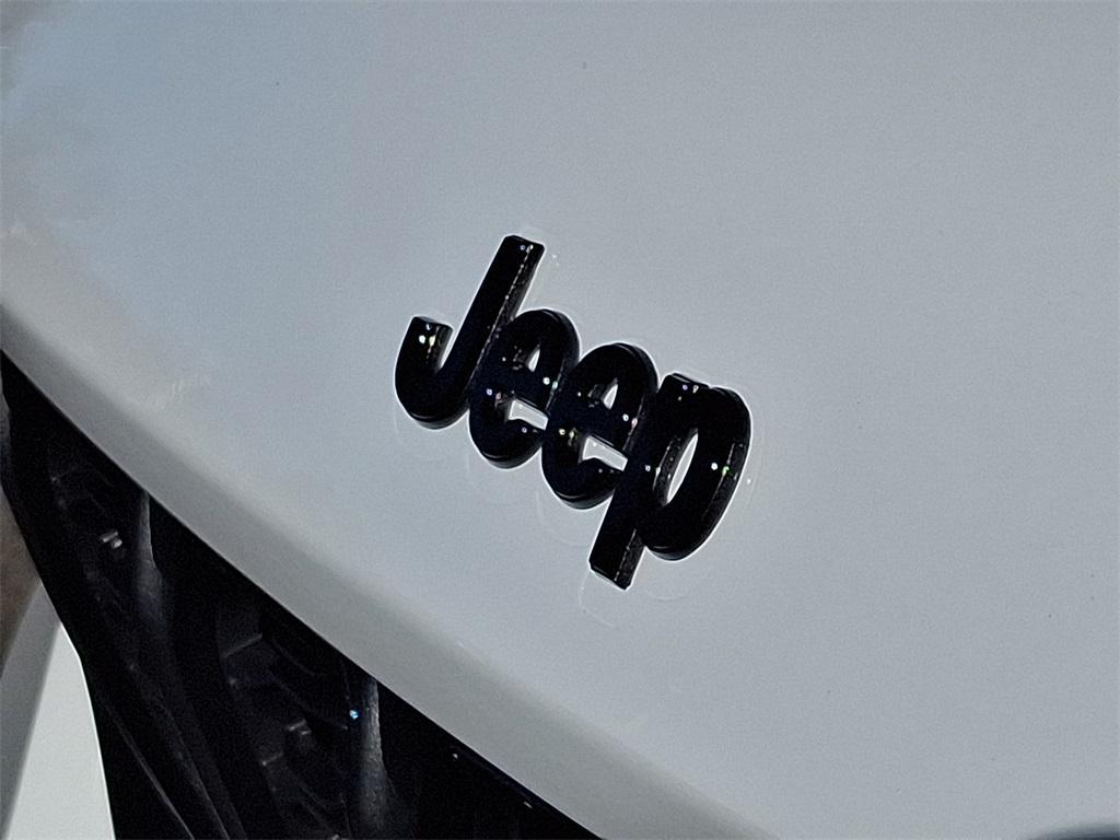 new 2025 Jeep Grand Cherokee car, priced at $55,015