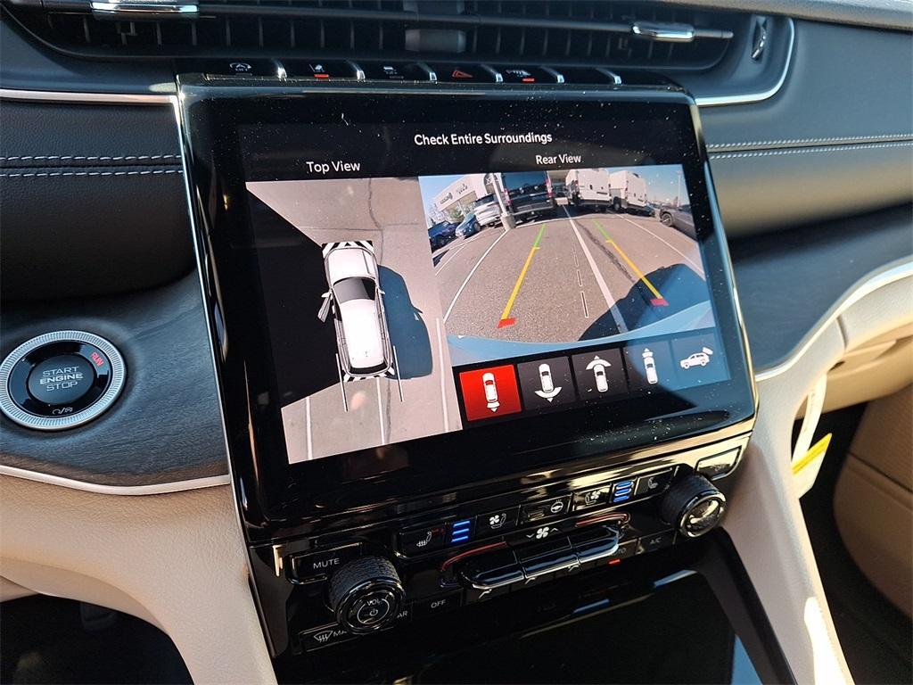 new 2025 Jeep Grand Cherokee car, priced at $55,015