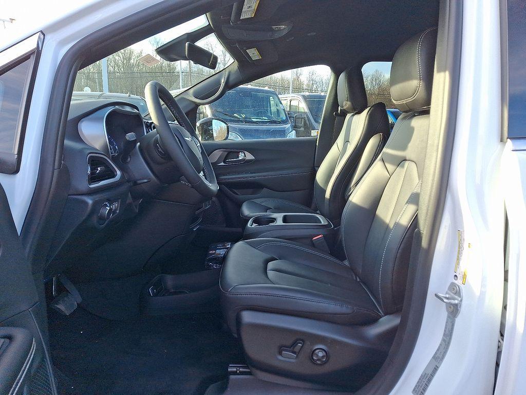 new 2026 Chrysler Voyager car