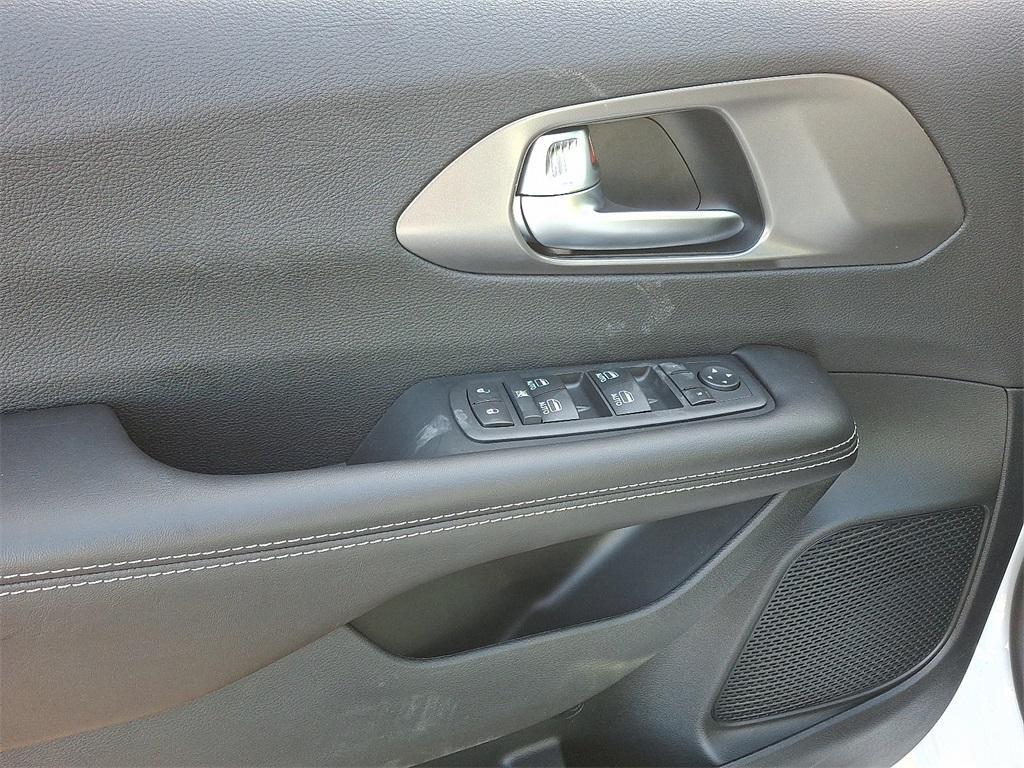 new 2026 Chrysler Voyager car