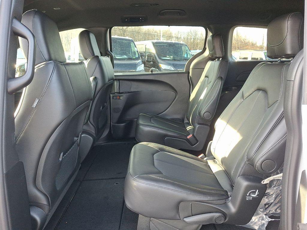 new 2026 Chrysler Voyager car