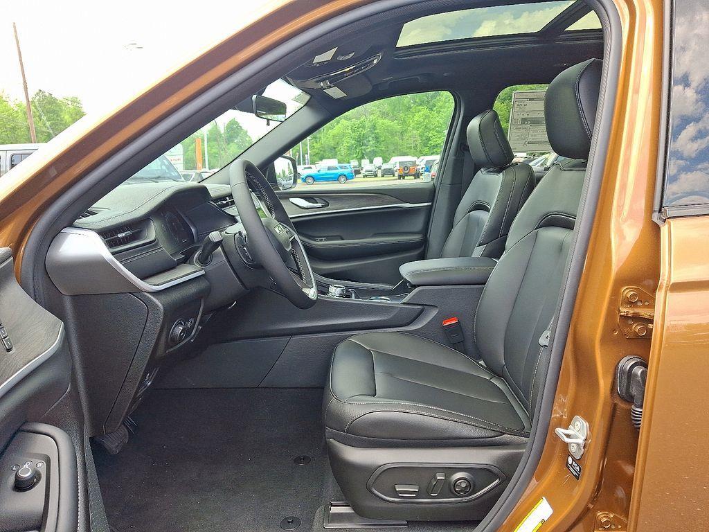 new 2026 Jeep Grand Cherokee L car, priced at $48,728