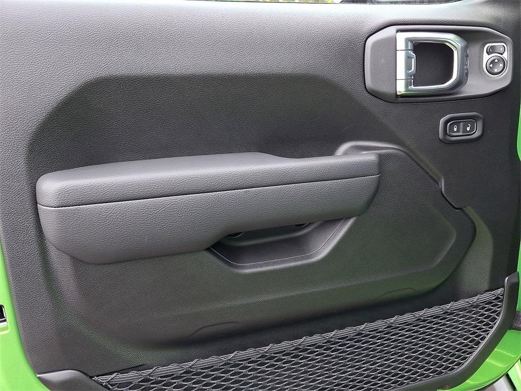 new 2025 Jeep Gladiator car, priced at $50,230