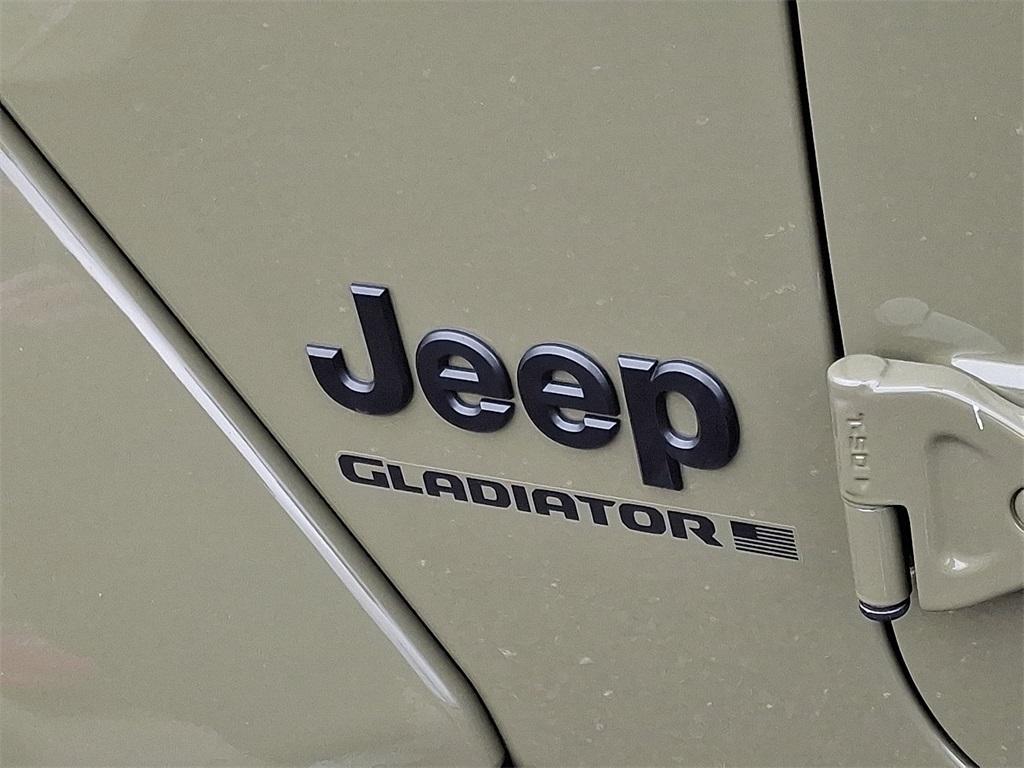 new 2025 Jeep Gladiator car, priced at $47,978
