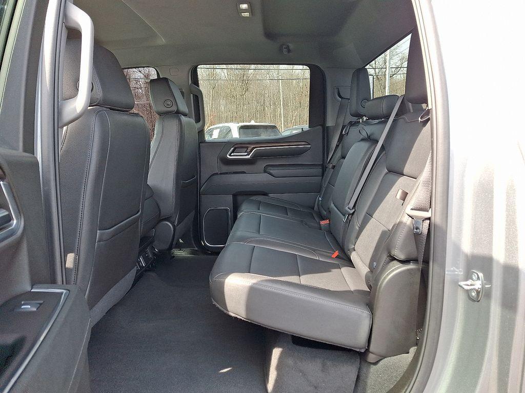 used 2024 GMC Sierra 1500 car, priced at $40,553