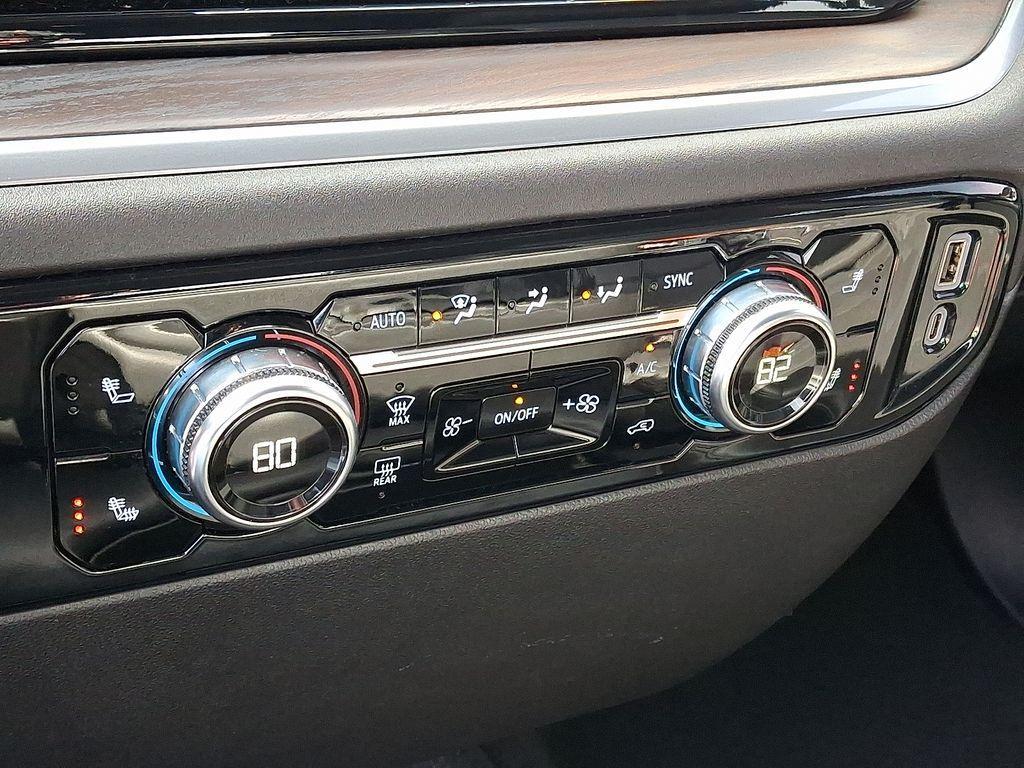 used 2024 GMC Sierra 1500 car, priced at $40,553