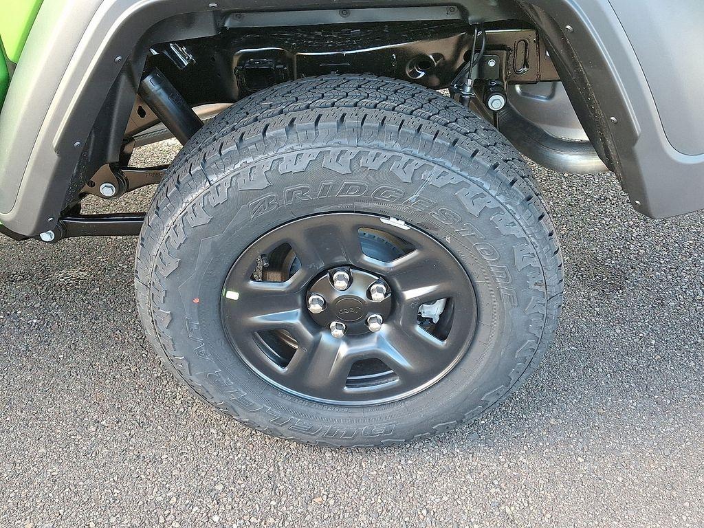 new 2026 Jeep Gladiator car, priced at $40,726