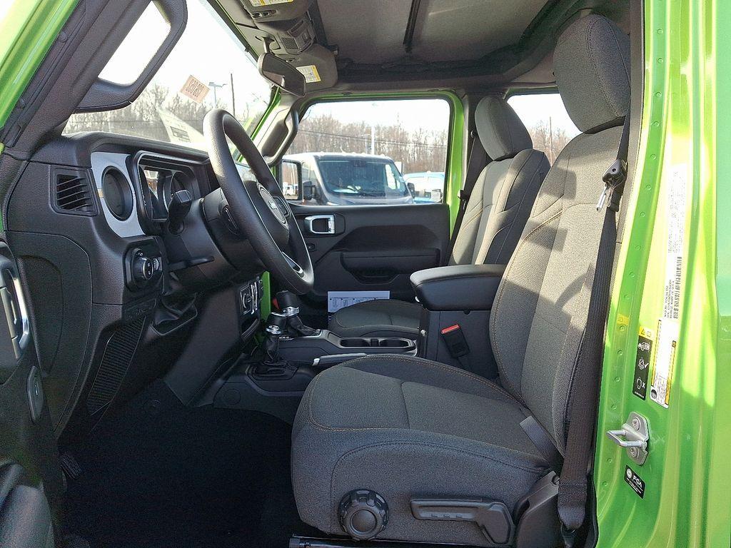 new 2026 Jeep Gladiator car, priced at $40,726