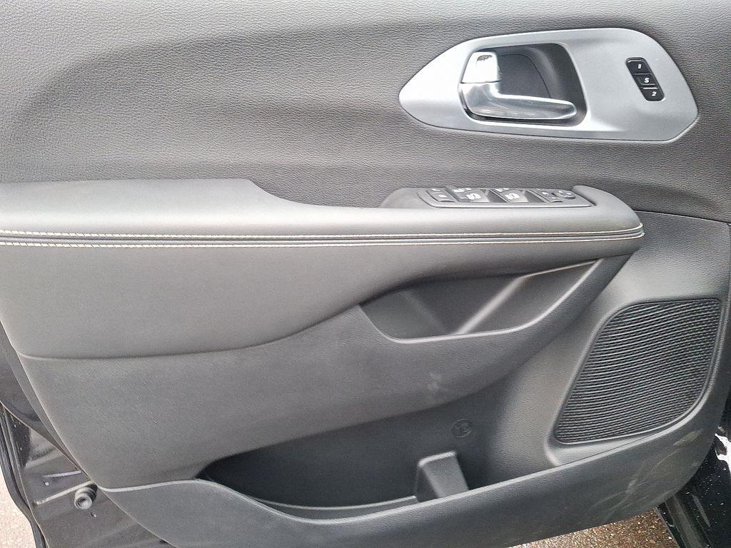 new 2026 Chrysler Pacifica car