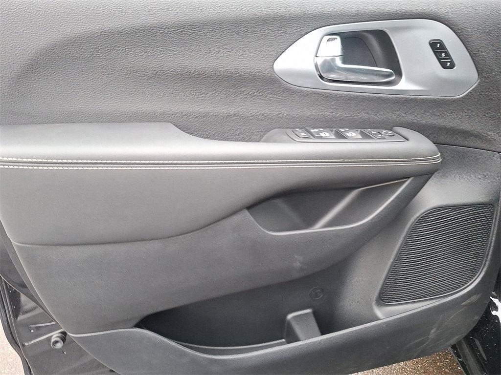 new 2026 Chrysler Pacifica car