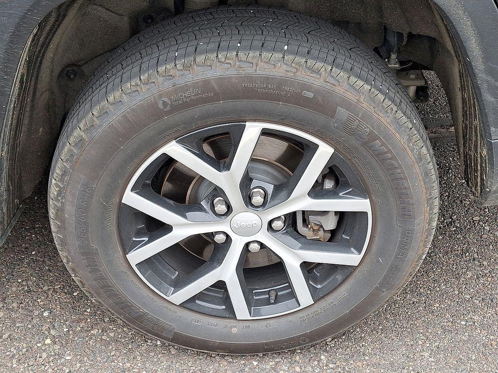 used 2024 Jeep Grand Cherokee L car, priced at $38,166