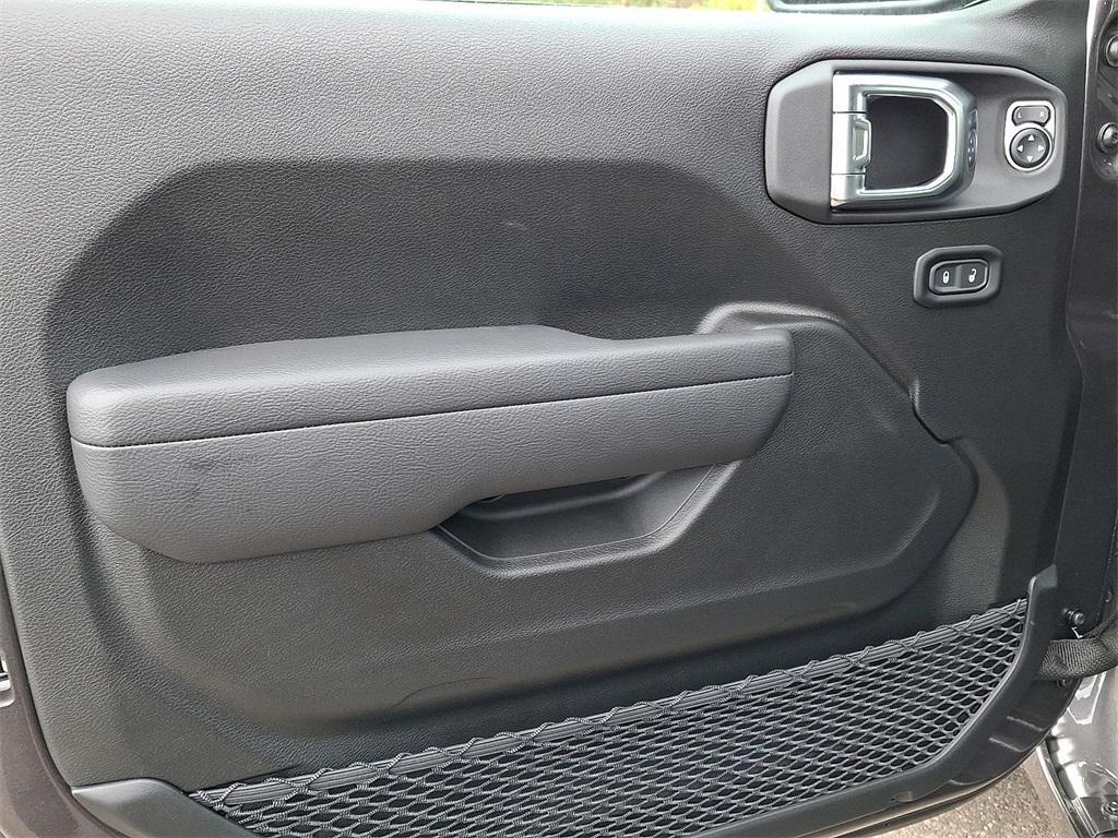 new 2025 Jeep Gladiator car, priced at $47,555