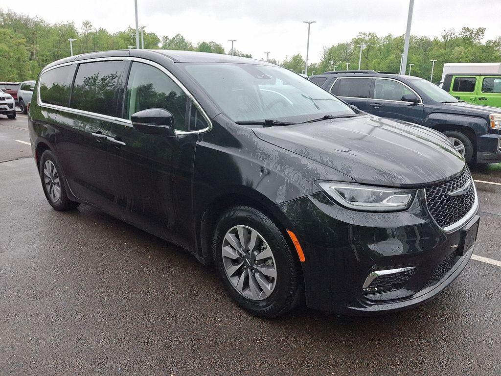 used 2024 Chrysler Pacifica Hybrid car, priced at $30,599