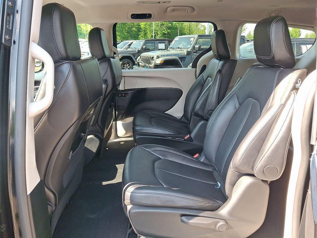 used 2024 Chrysler Pacifica Hybrid car, priced at $28,997