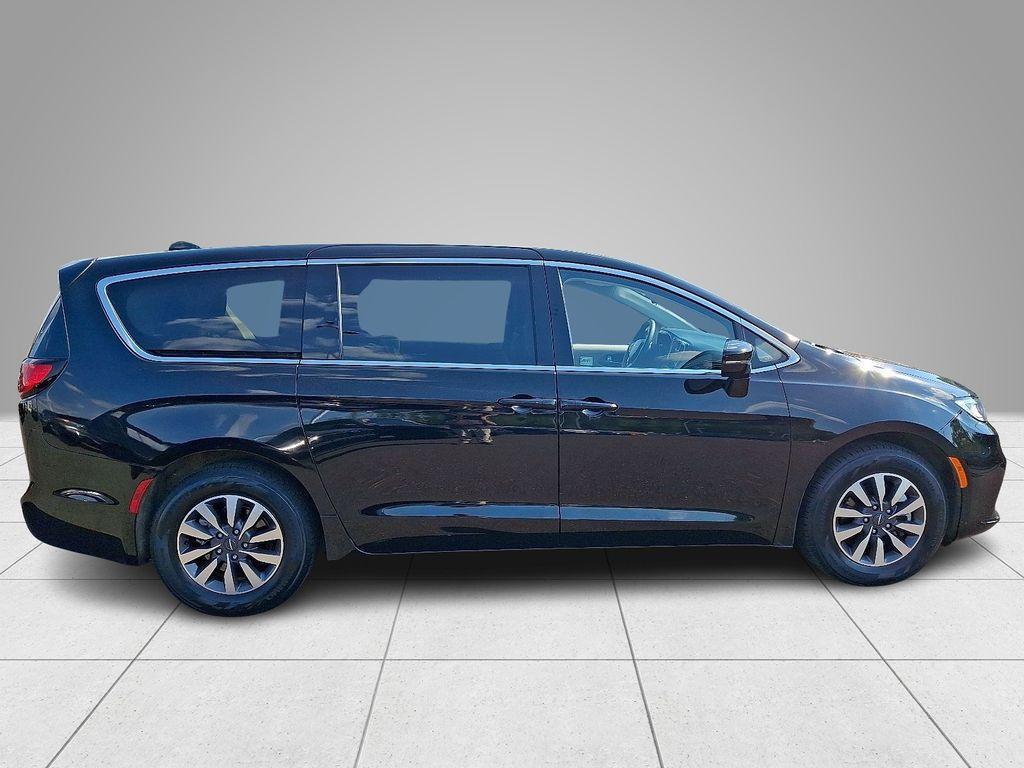 used 2024 Chrysler Pacifica Hybrid car, priced at $28,997