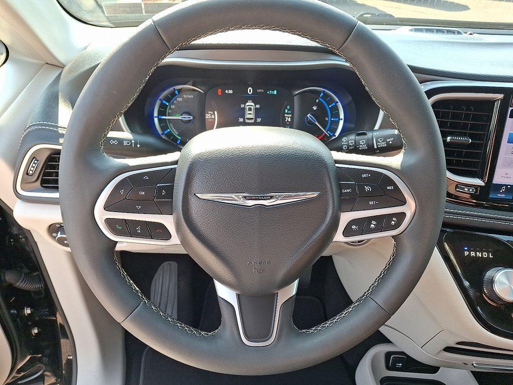 used 2024 Chrysler Pacifica Hybrid car, priced at $28,997