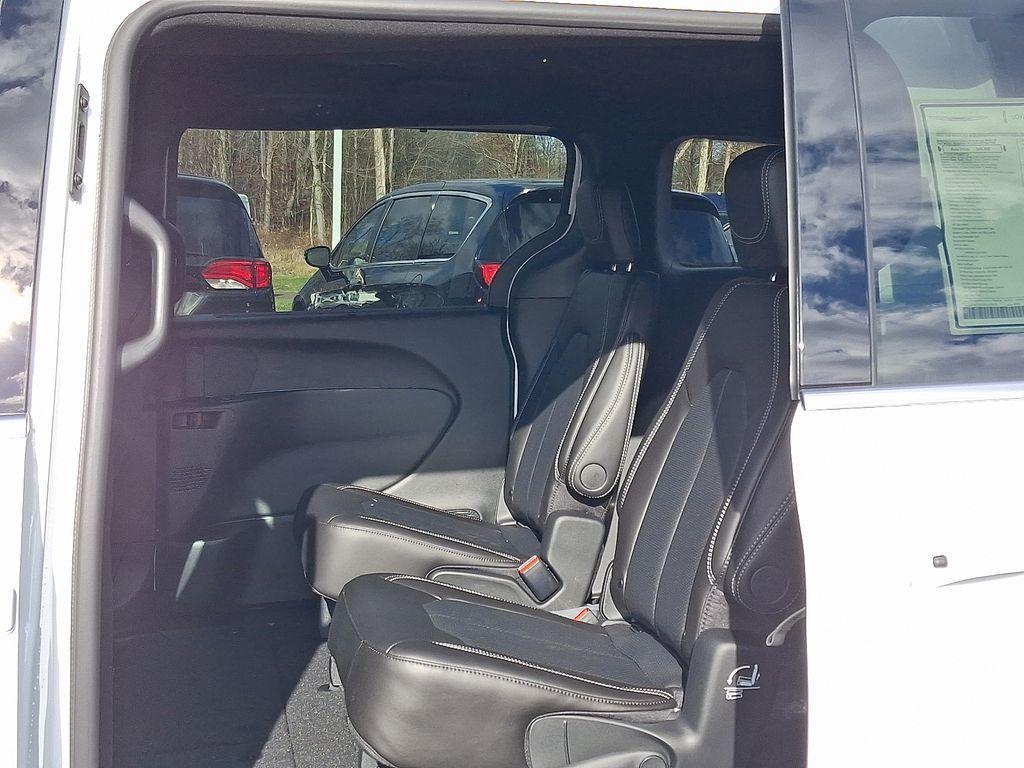 new 2026 Chrysler Voyager car