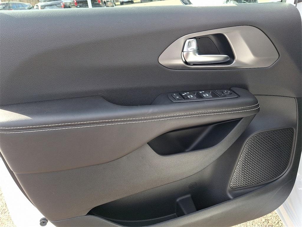 new 2026 Chrysler Voyager car