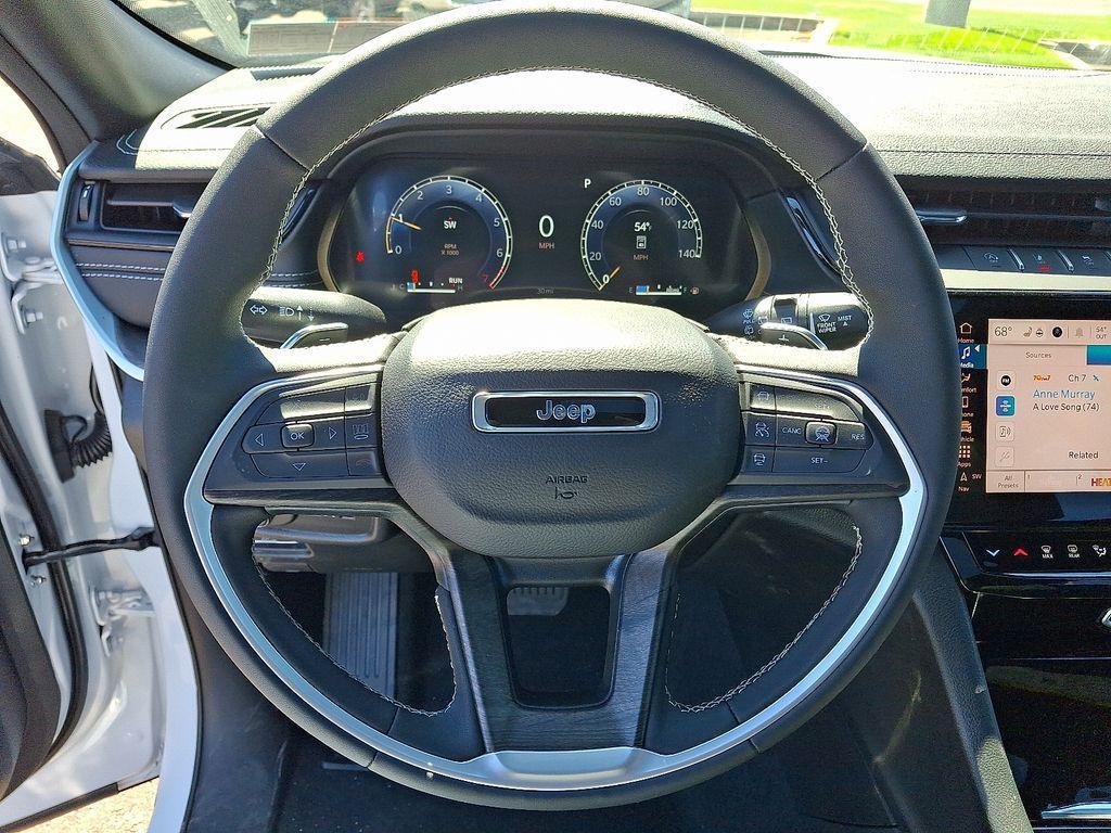 new 2026 Jeep Grand Cherokee car, priced at $40,537