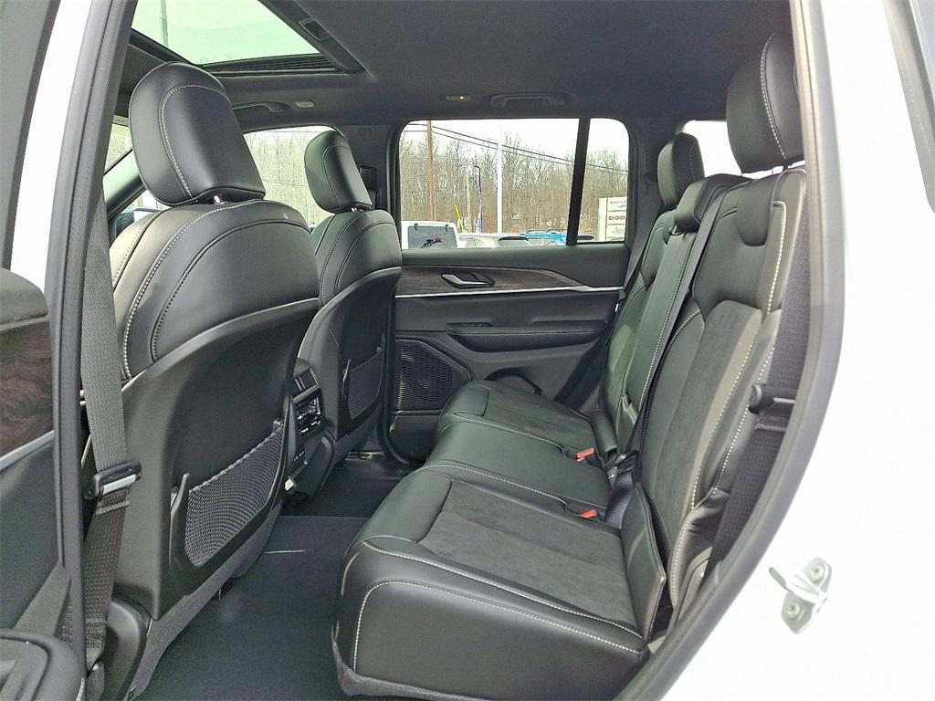 new 2026 Jeep Grand Cherokee car, priced at $47,169