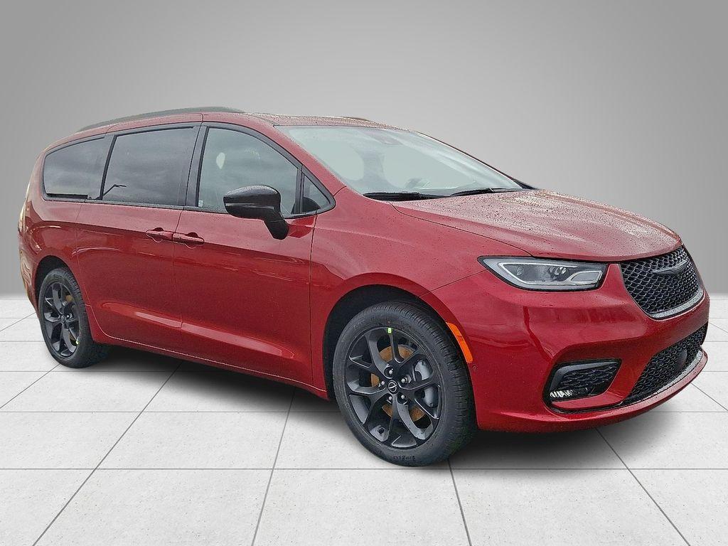 new 2026 Chrysler Pacifica car, priced at $53,452