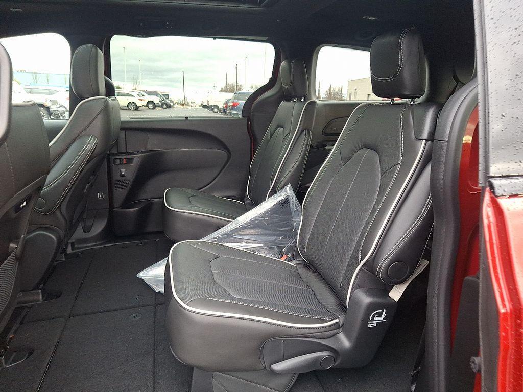 new 2026 Chrysler Pacifica car, priced at $53,452