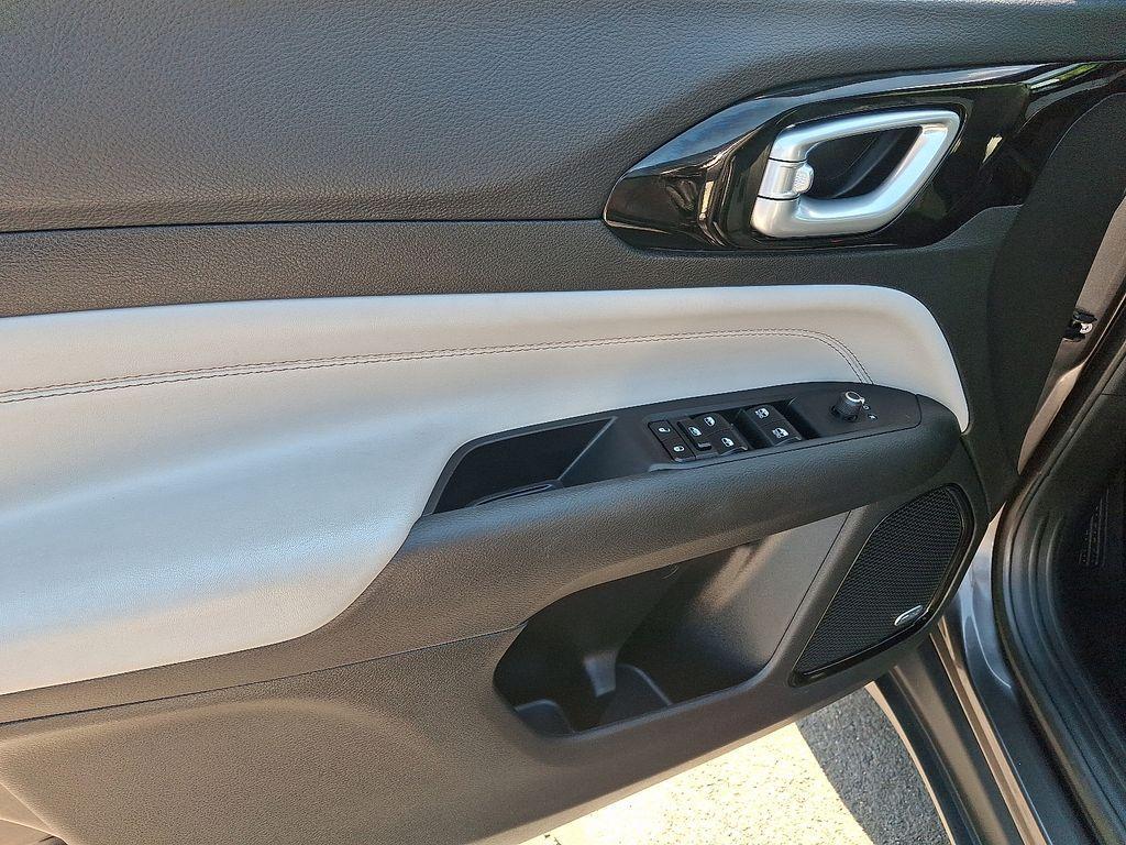used 2023 Jeep Compass car, priced at $23,259