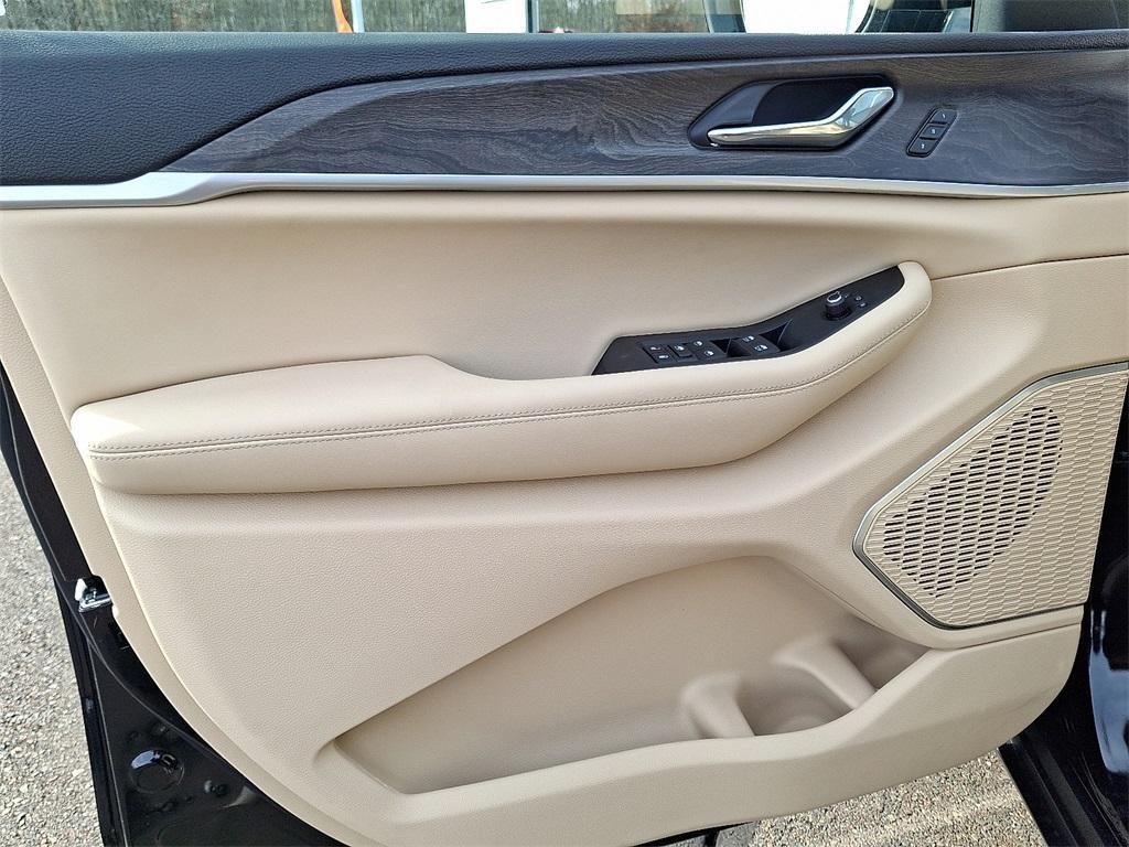 new 2025 Jeep Grand Cherokee car, priced at $51,150