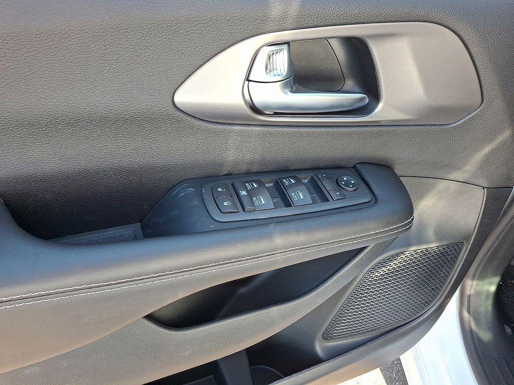 new 2026 Chrysler Voyager car