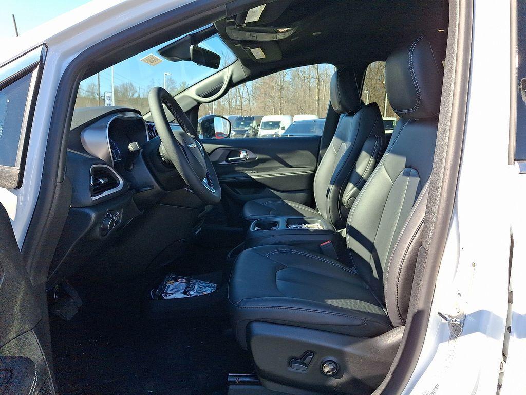 new 2026 Chrysler Voyager car