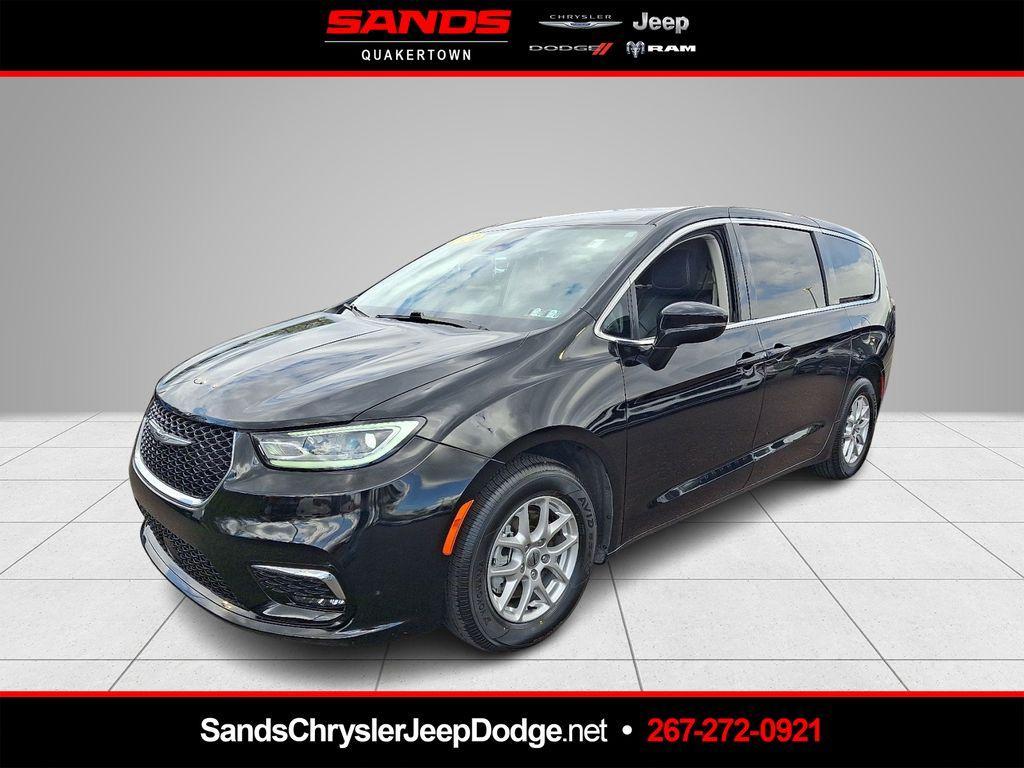 used 2024 Chrysler Pacifica car, priced at $30,444