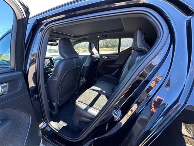 used 2021 Volvo XC40 car, priced at $22,963