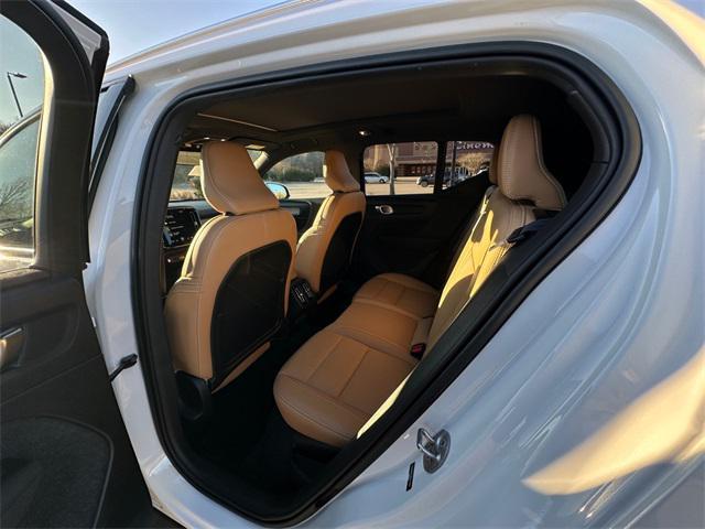 used 2022 Volvo XC40 car, priced at $24,850