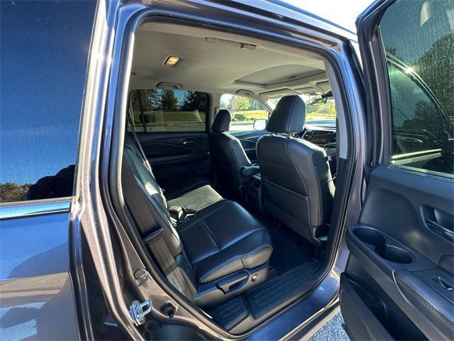 used 2022 Honda Pilot car, priced at $27,580