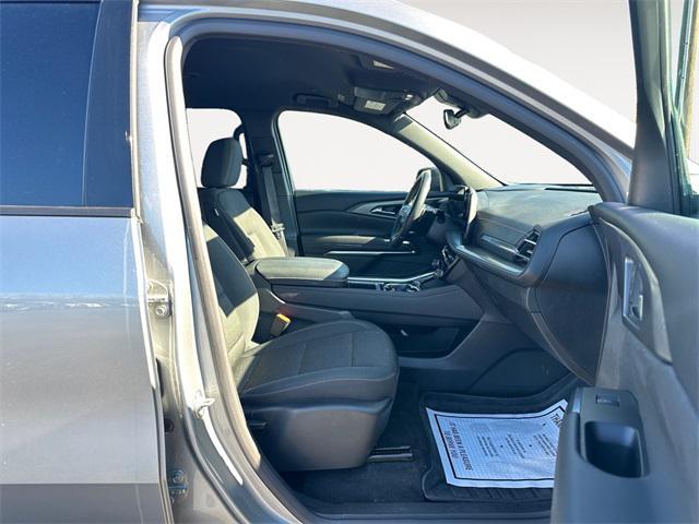 used 2024 Chevrolet Traverse car, priced at $33,450
