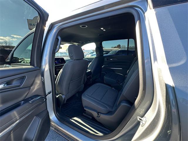 used 2024 Chevrolet Traverse car, priced at $33,450