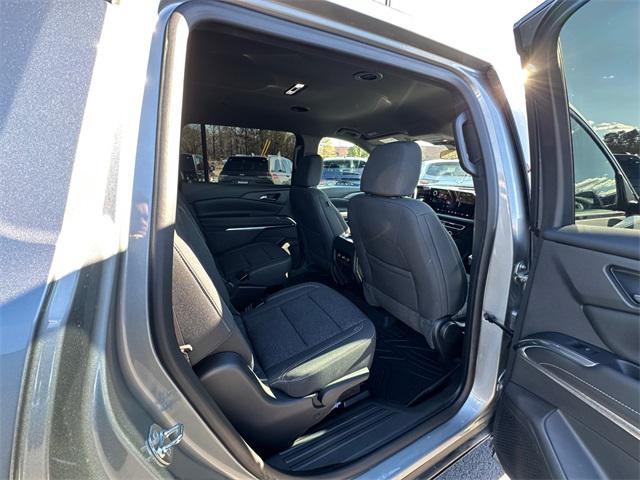 used 2024 Chevrolet Traverse car, priced at $33,450
