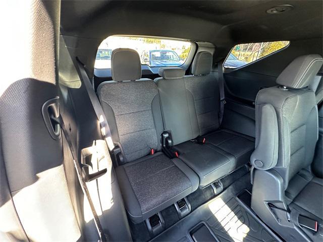 used 2024 Chevrolet Traverse car, priced at $33,450