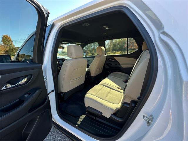 used 2023 Chevrolet Traverse car, priced at $21,950