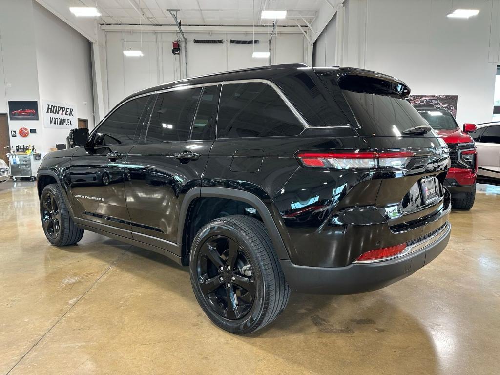 used 2025 Jeep Grand Cherokee car, priced at $39,061